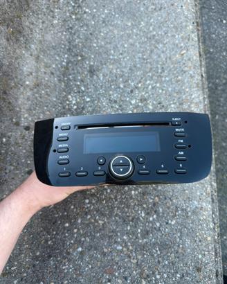 Autoradio Bluetooth + mascherina Fiat Punto Evo
