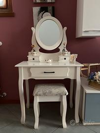 Mobile d’arredo in legno