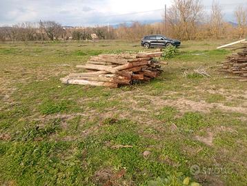 Pali di acacia usati