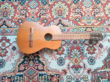 chitarra ukulele 6 corde vintage