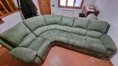 Divano angolare con poltorna come nuovo