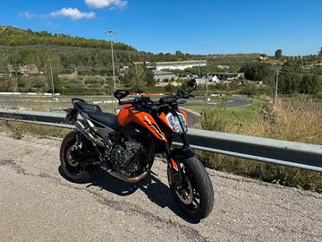 KTM DUKE 790 L A2 (depotenziata a libretto)