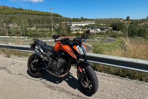 KTM DUKE 790 L A2 (depotenziata a libretto)