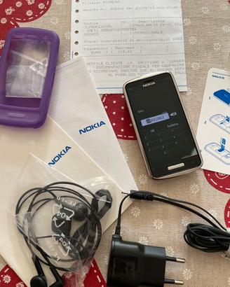 Nokia C6-01
