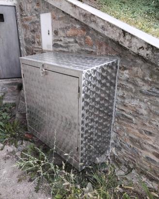 Armadio esterno acciaio INOX fiorettato
