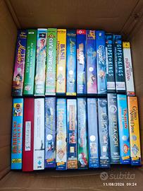 Lotto di circa 40 VHS/DVD Disney, cartoni animati