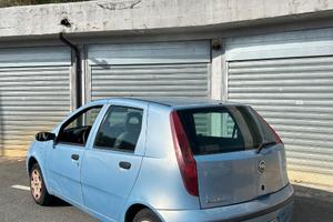 Fiat Punto 2006 1.2 benzina OK NEOPATENTATI