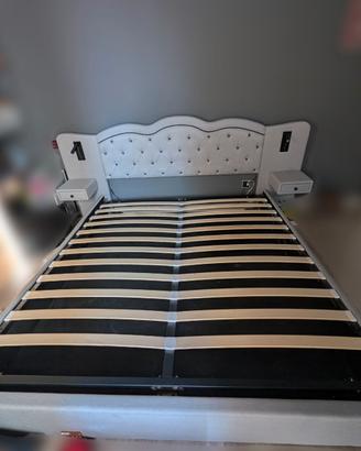 Letto Matrimoniale con Cassettone e Luci LED
