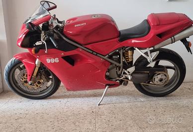 Ducati 996 Bip. 2001.
