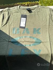 Maglia nuova mai usata Oakley