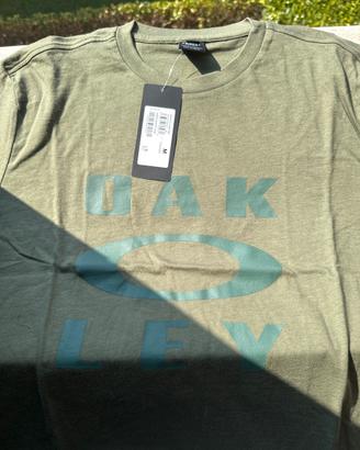 Maglia nuova mai usata Oakley