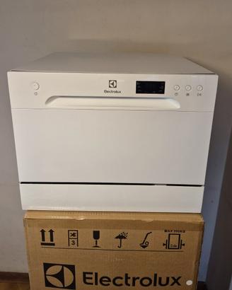 Lavastoviglie Electrolux ESF 2400 OW
