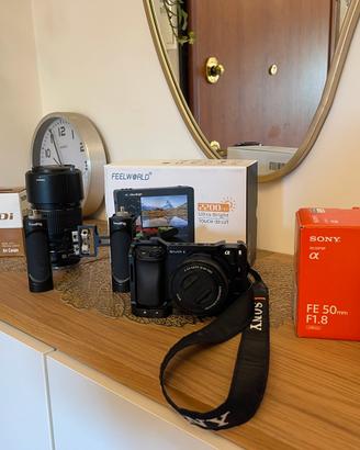 Kit Sony A6400 + 3 Lenti + Monitor + 3 Batterie