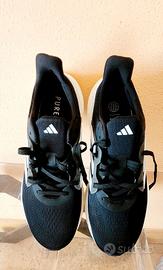 Adidas Boost nera/bianca nuova