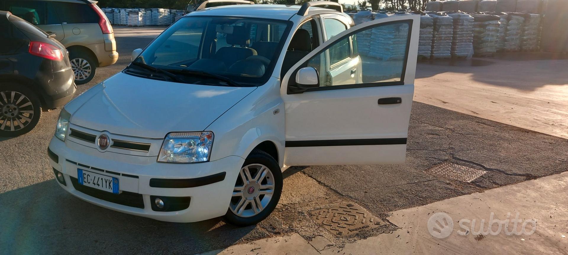Fiat Panda 2010 photo 2