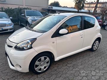 Toyota Aygo 1.0 12V VVT-i 5 porte Lounge Connect M
