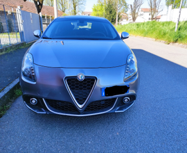 Alfa Giulietta tenuta benissimo