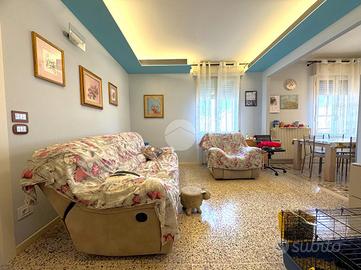 4 LOCALI A SAN MAURO PASCOLI