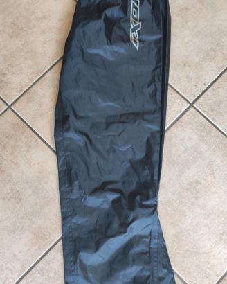 pantaloni da pioggia 