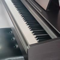 pianoforte digitale a parete