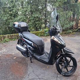 Honda SH 300 – 2010 – Ben tenuto