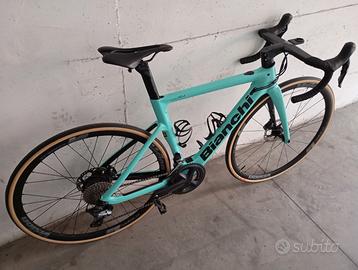 Bici da corsa elettrica BIANCHI ARIA E ROAD