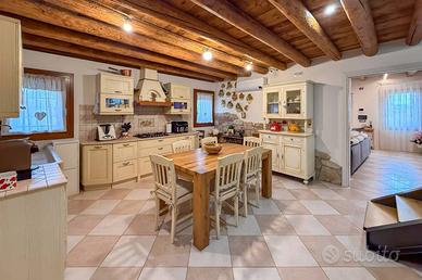Villetta a schiera di 240 m² con 5 locali a Roncà