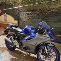 R 125