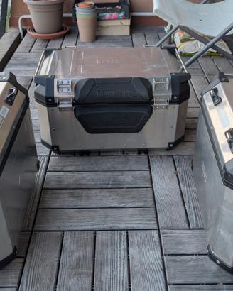 Valigie laterali e bauletto givi outback 