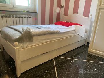 Letto in legno di mobilificio  con secondo  letto