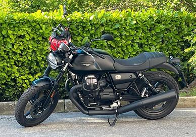Moto Guzzi v7 Stone