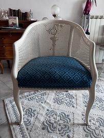 Poltroncina in stile Luigi XV con paglia di Vienna