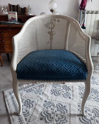 Poltroncina in stile Luigi XV con paglia di Vienna