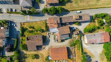 RUSTICO A VEZZANO SUL CROSTOLO