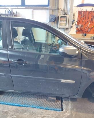 Porta anteriore dx nuda RENAULT CLIO del 2011