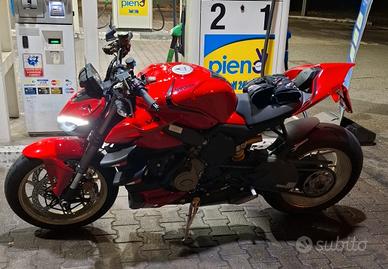 Ducati SteeetFighter V4 