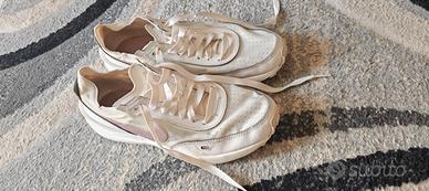  Nike Waffle One Trainers Pale