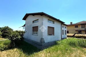 4 LOCALI A CASTREZZATO