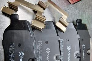 pastiglie brembo P44014 anteriori Discovery,