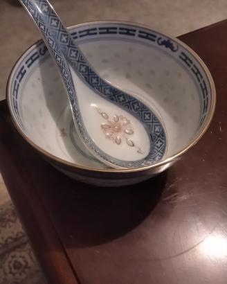 Ciotola e cucchiaio vintage in porcellana cinese