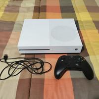 Xbox One S 500 GB + 2 Giochi + Pad+ Battery Pack