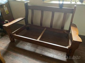 Divano e 2 poltroncine in legno
