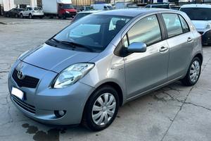 Toyota Yaris 1.4 D-4D DPF 90CV 5 porte Sol
