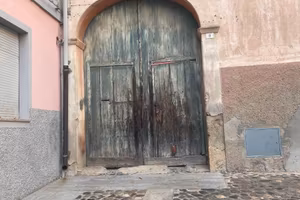 Casa campidanese bilivelli da ristrutturare