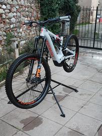 SPECIALIZED KENEVO 