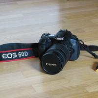 Canon Eos 60D EF-S con zoom 18 - 200 IS UMS