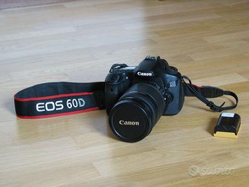 Canon Eos 60D EF-S con zoom 18 - 200 IS UMS