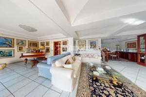 Appartamento a Aversa Via Luigi Pastore 7 locali