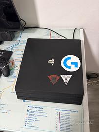 PlayStation 4 Pro + Controller + Cavi + Lotto 11 G