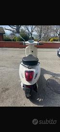 Vespa sprint 50 2T - km bassi - pronta all uso